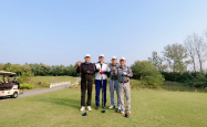大批韩国游客涌入江苏盐城，体验高尔夫运动魅力
