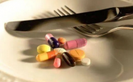 男子长期依赖外卖饮食，不幸患病需终身服药，警示现代生活方式的反思