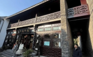 扬州一清代文物合院引发热议，618元起拍引收藏爱好者竞相关注
