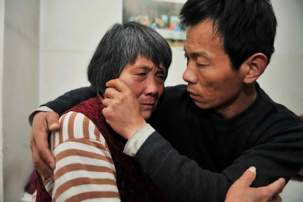 失子之痛，夫妻俩35年沉默相依，孩子的丢失成为他们心中的永恒遗憾