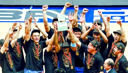 北京男篮时隔10年再闯CBA总决赛，激情燃烧的岁月重燃战火！