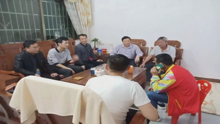 省长夜访咖啡香浓之地，倾听民意暖人心