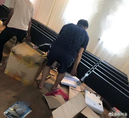 张馨予遭遇不幸，吃个饭回家水管爆了，家中一片狼藉