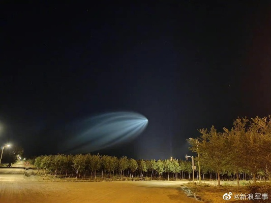 新疆多地目击不明飞行物，亮度与月亮相当，引发民众热议